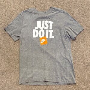 Men’s Medium- Grey and Orange Nike Tee